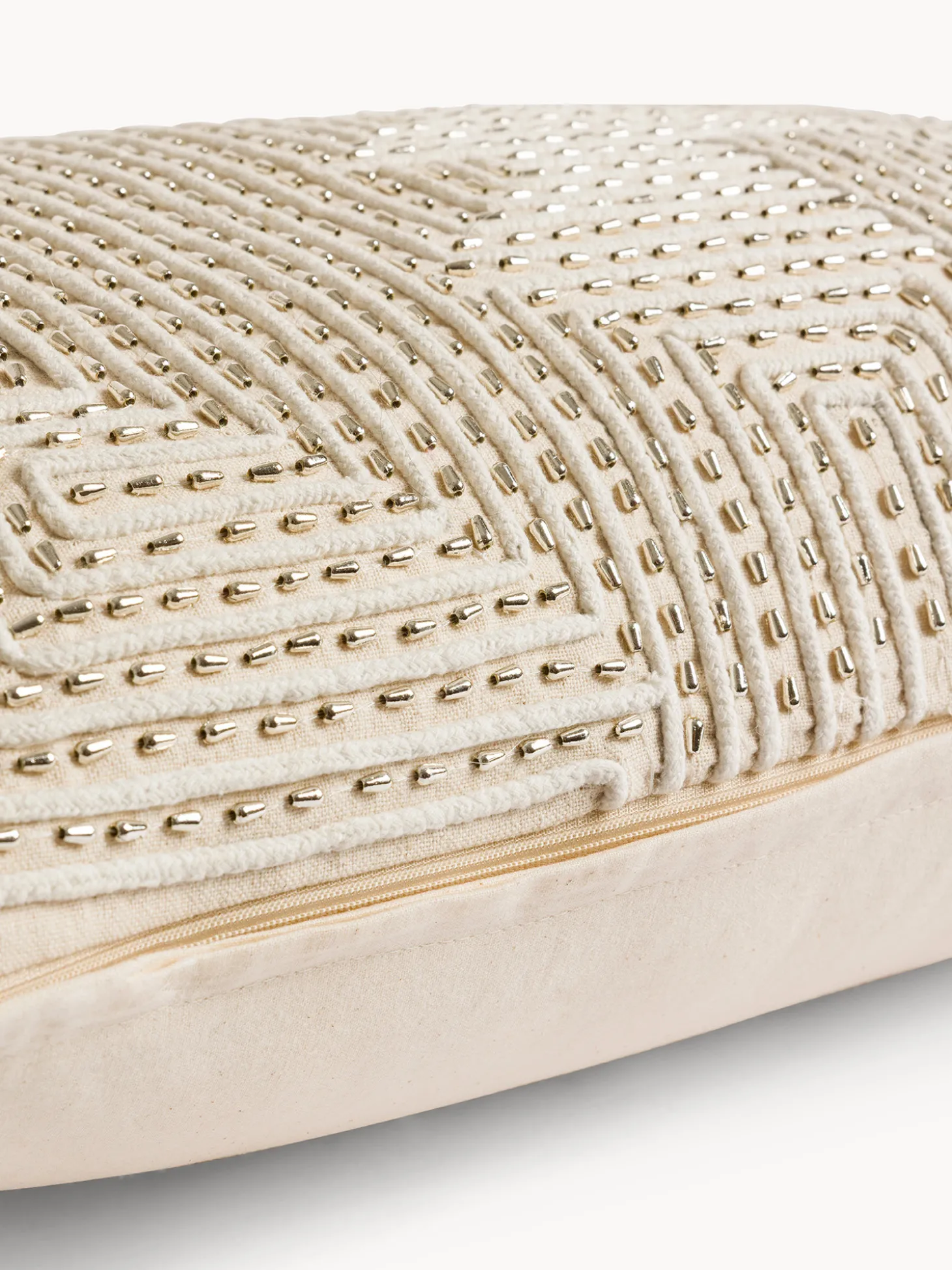 Cuscino 35x65 cm in cotone con motivo geometrico e applicazioni perline