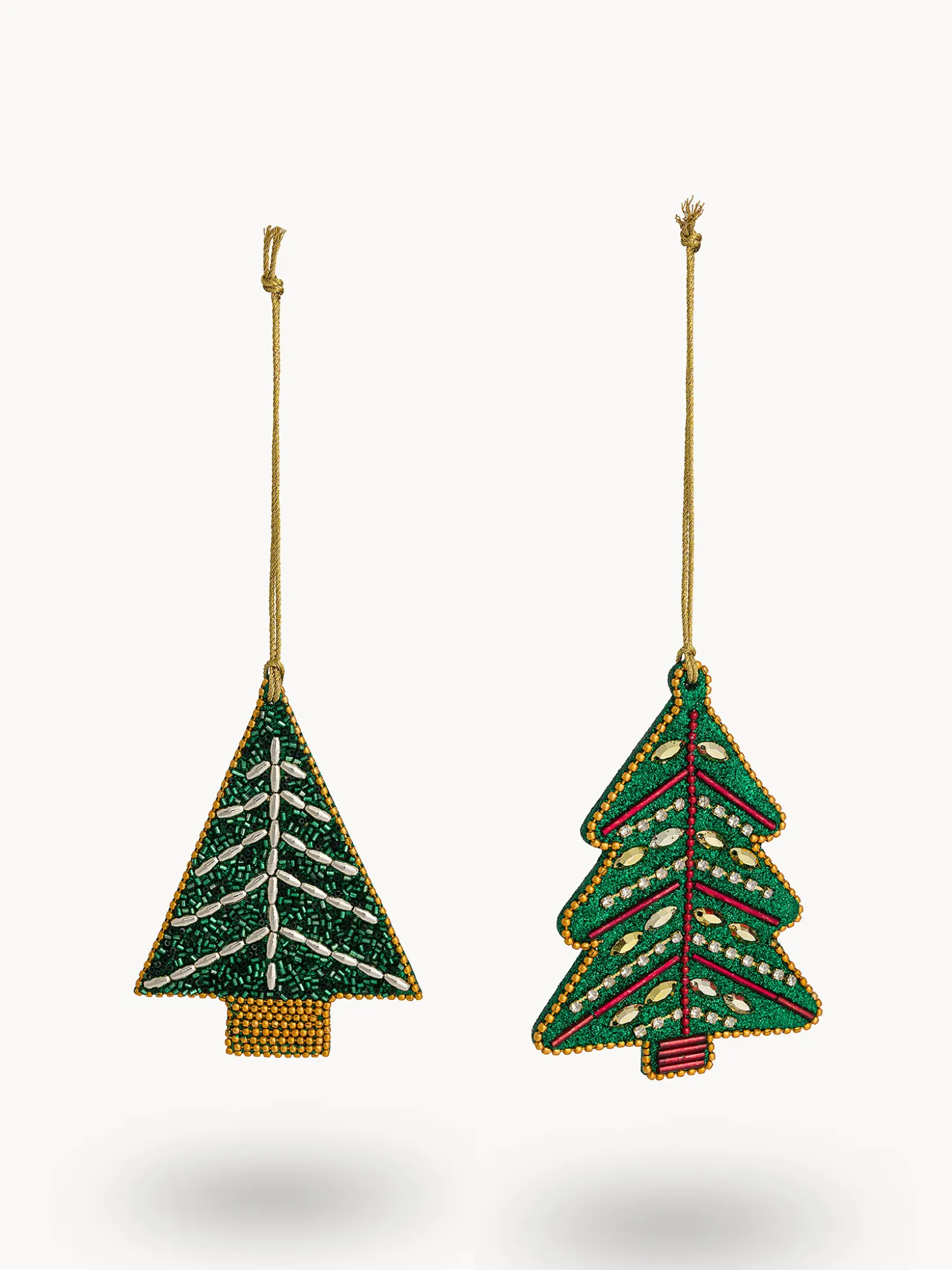 Decorazione per albero a forma di pino con perline