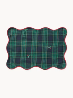 Tovaglietta tartan in twill di cotone con ricami agrifoglio e bordi smerlati
