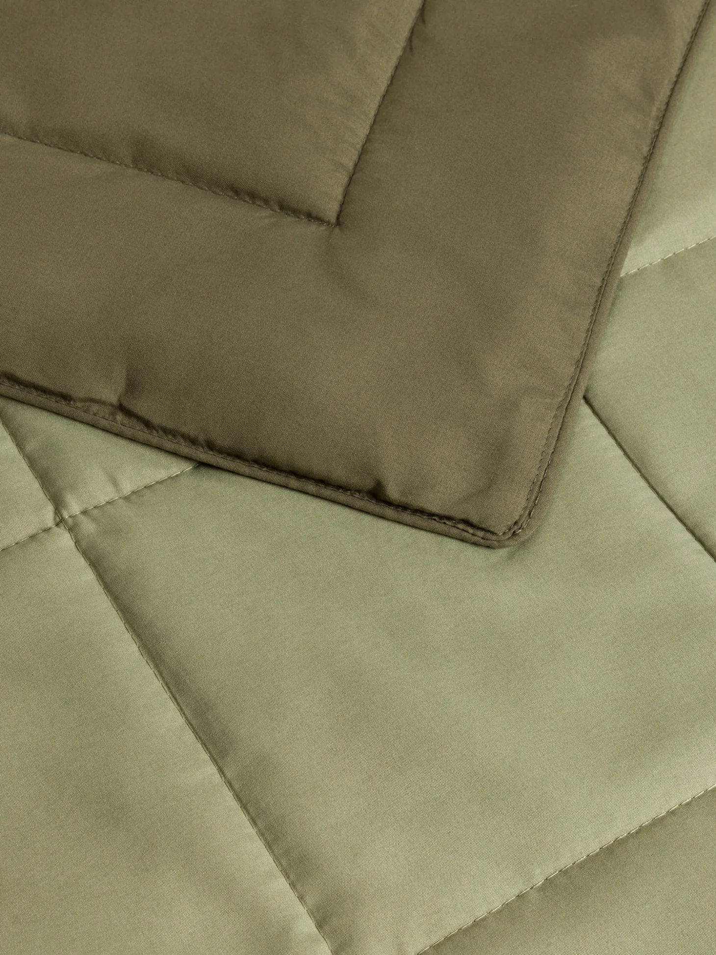 Trapunta double face in microfibra leggera